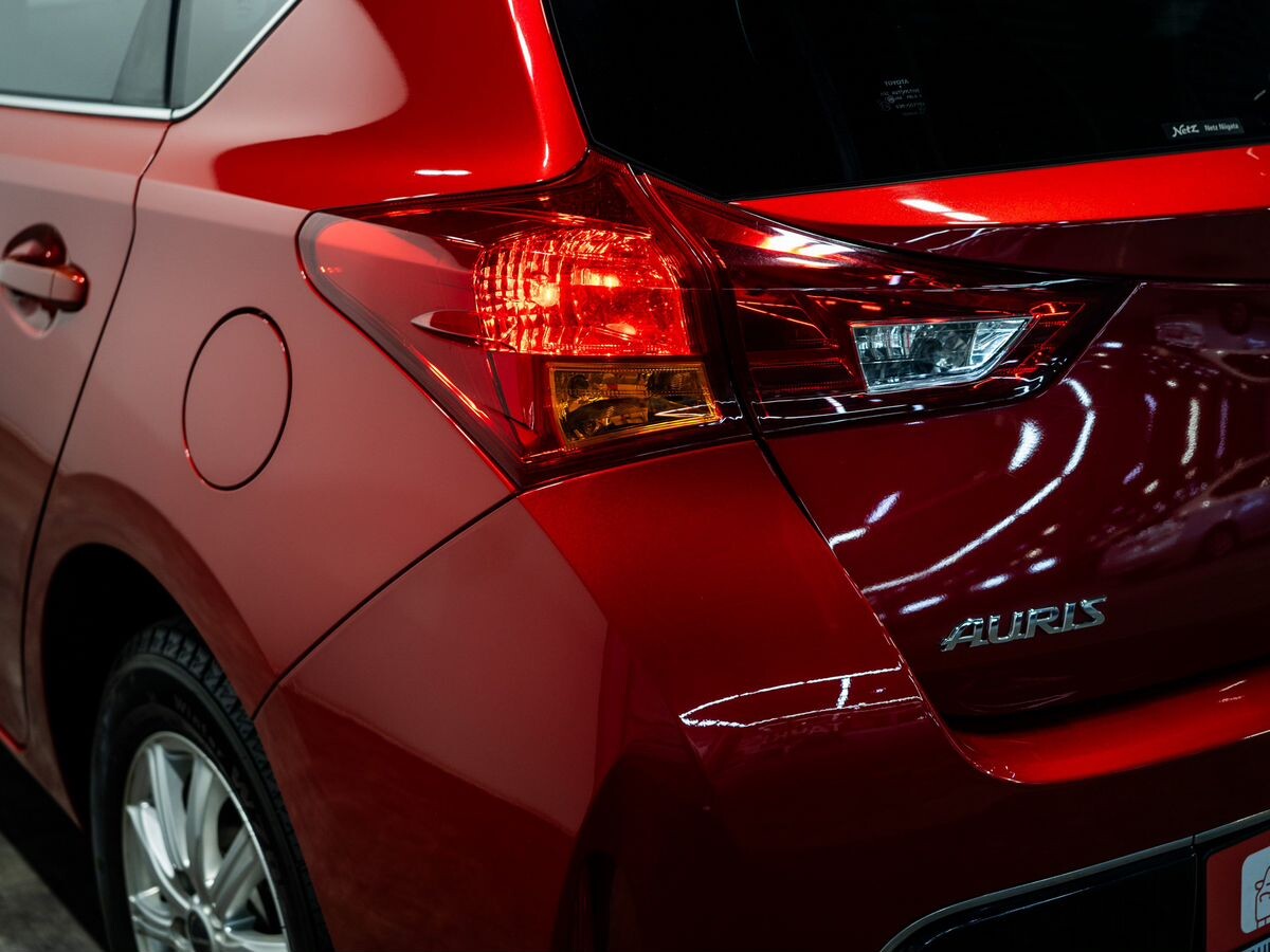 Toyota Auris 2014 - фото автомобиля