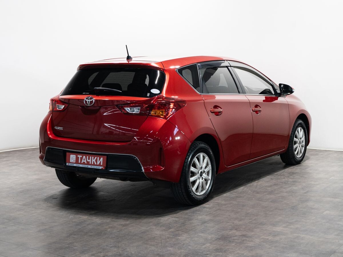 Toyota Auris 2014 - фото автомобиля