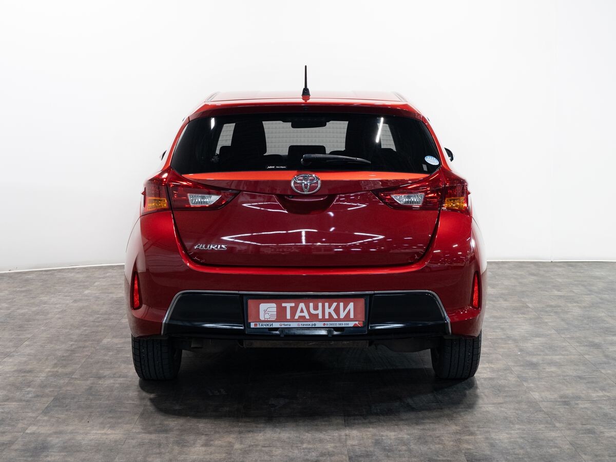 Toyota Auris 2014 - фото автомобиля