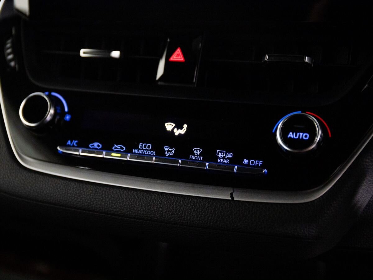 Toyota Corolla 2019 - фото автомобиля