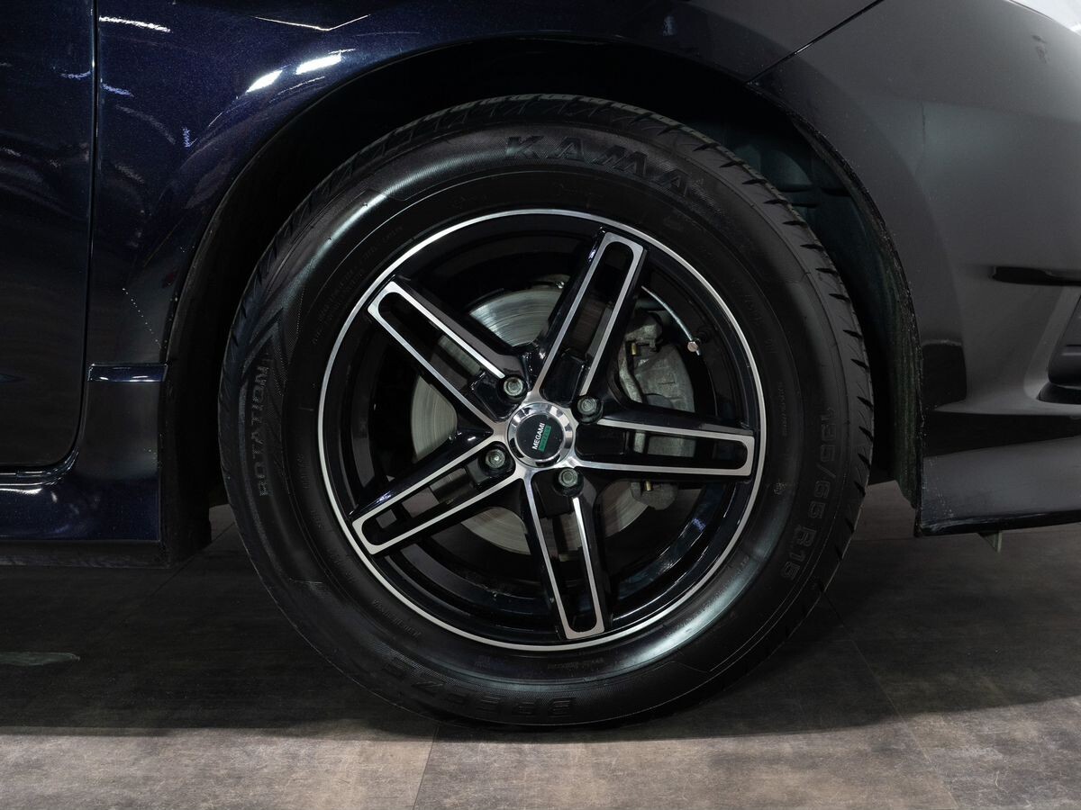 Honda Fit Shuttle 2011 - фото автомобиля