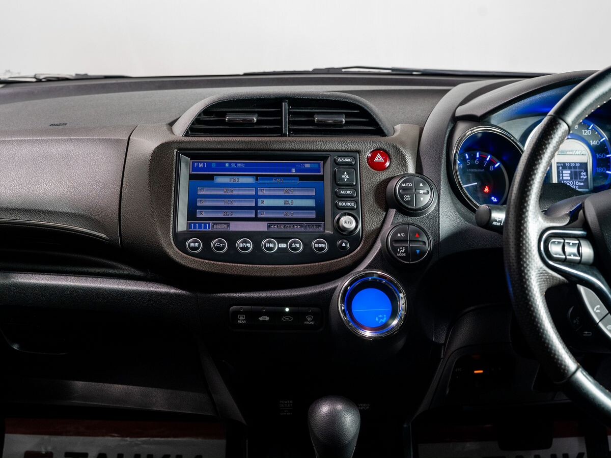 Honda Fit Shuttle 2011 - фото автомобиля