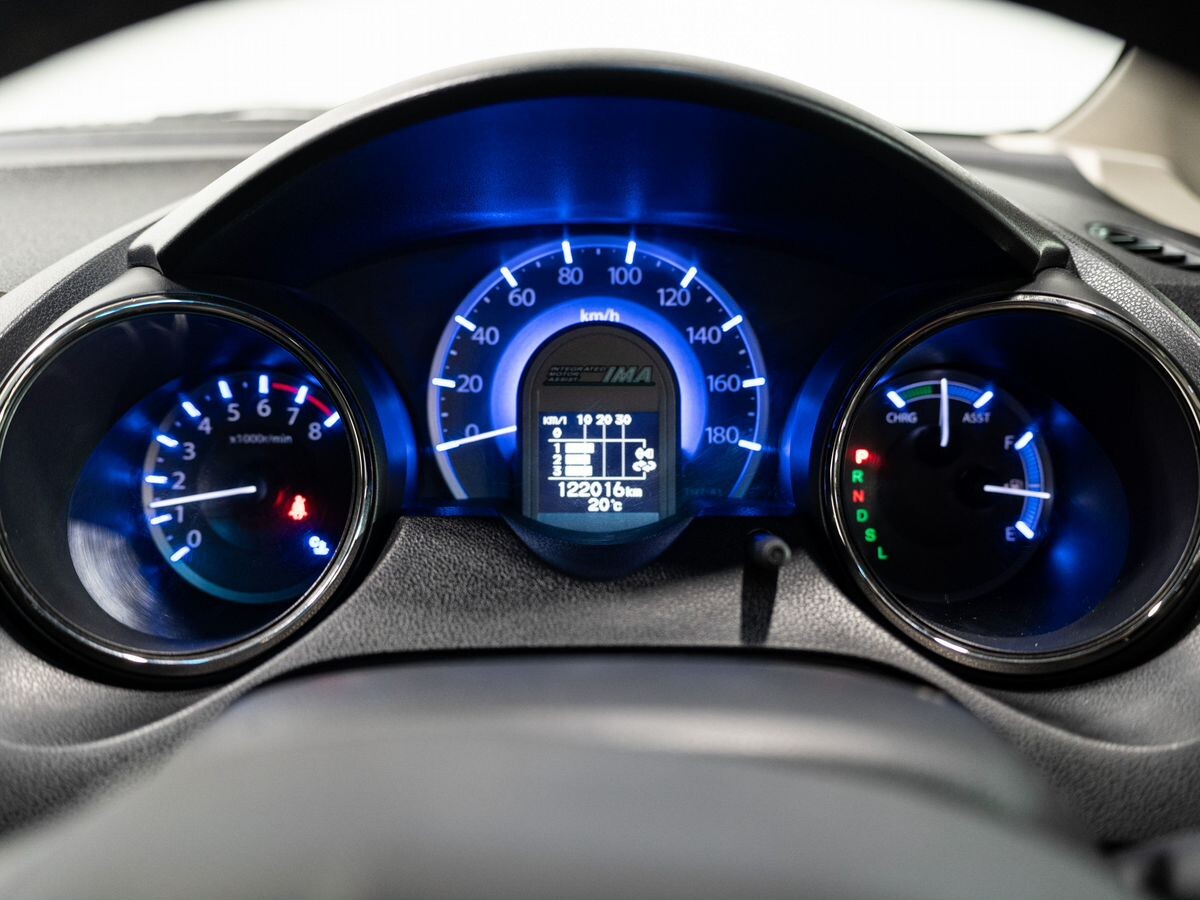 Honda Fit Shuttle 2011 - фото автомобиля