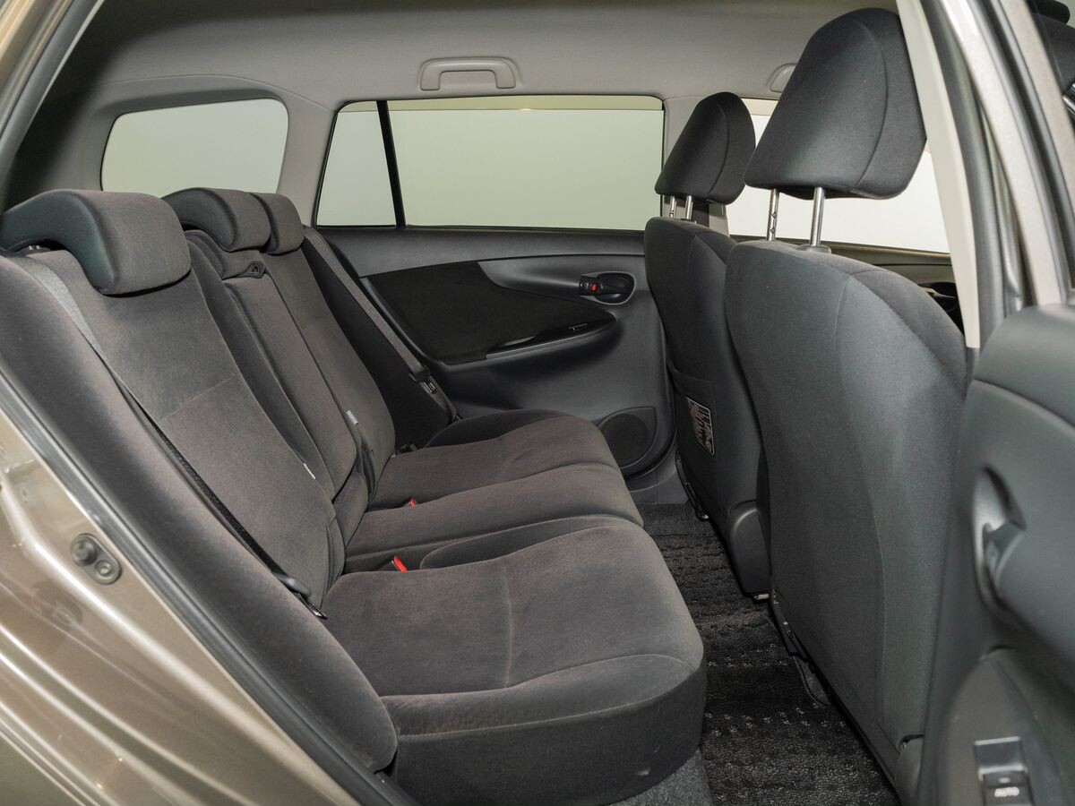 Toyota Corolla Fielder 2010 - фото автомобиля