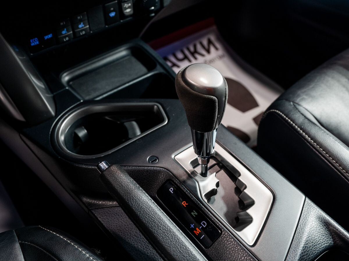 Toyota RAV4 2016 - фото автомобиля