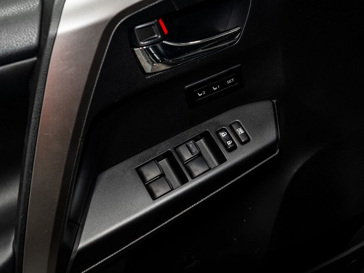 Toyota RAV4 2016 - фото автомобиля