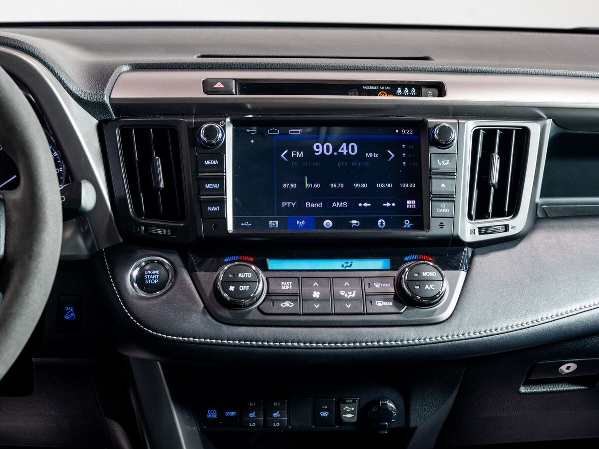 Toyota RAV4 2016 - фото автомобиля