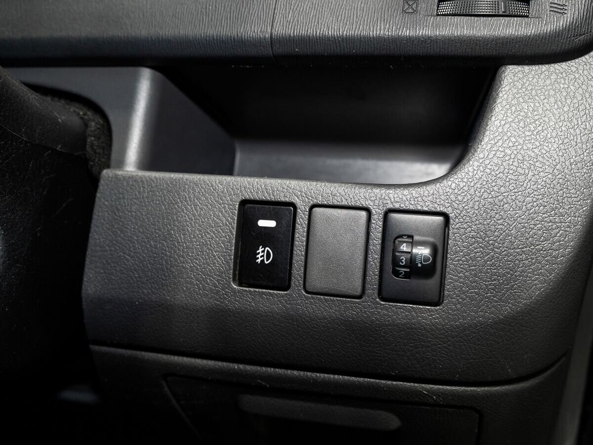 Toyota Noah 2009 - фото автомобиля