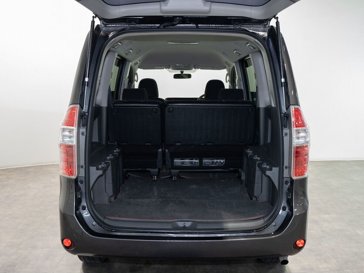 Toyota Noah 2009 - фото автомобиля