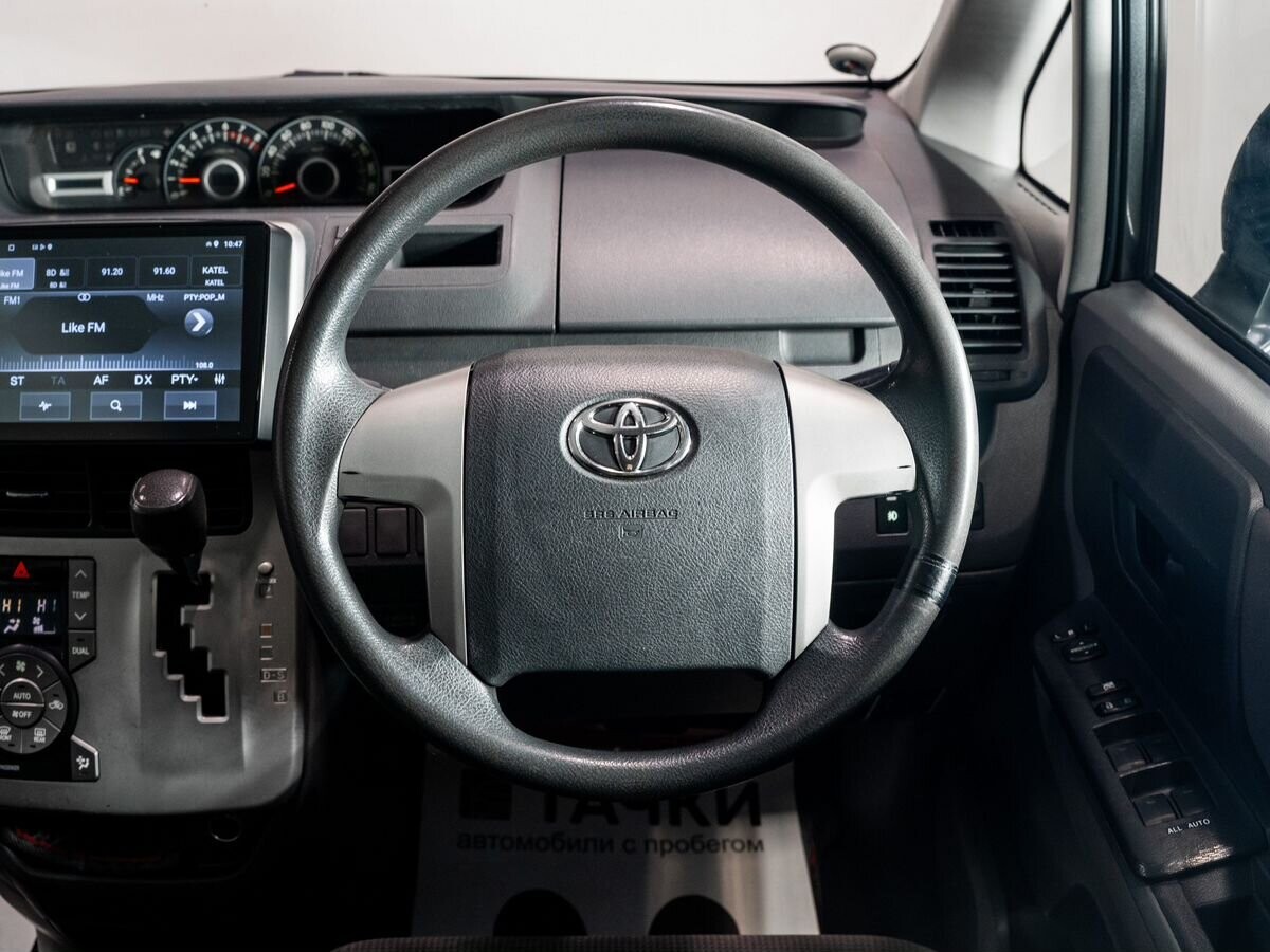 Toyota Noah 2009 - фото автомобиля