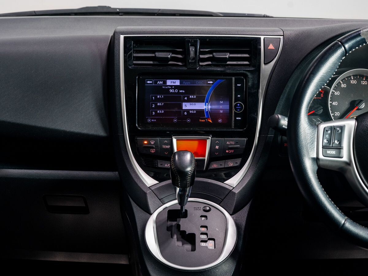 Toyota Ractis 2014 - фото автомобиля