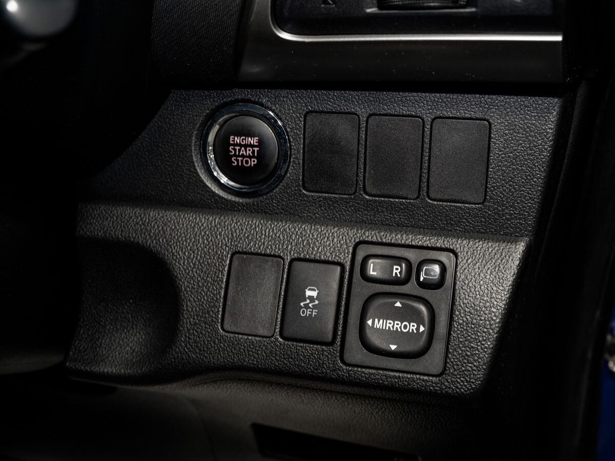 Toyota Ractis 2014 - фото автомобиля