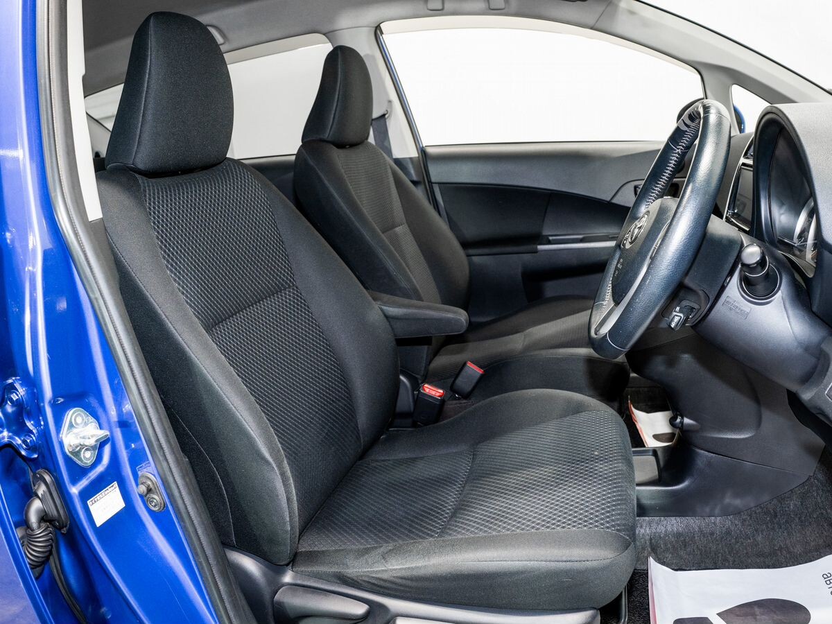 Toyota Ractis 2014 - фото автомобиля
