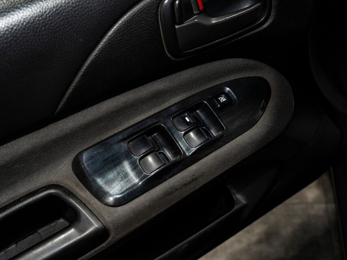 Mitsubishi Lancer 2004 - фото автомобиля