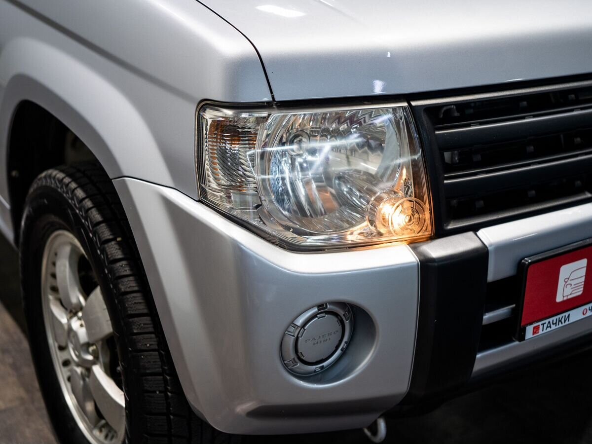 Mitsubishi Pajero Mini 2010 - фото автомобиля