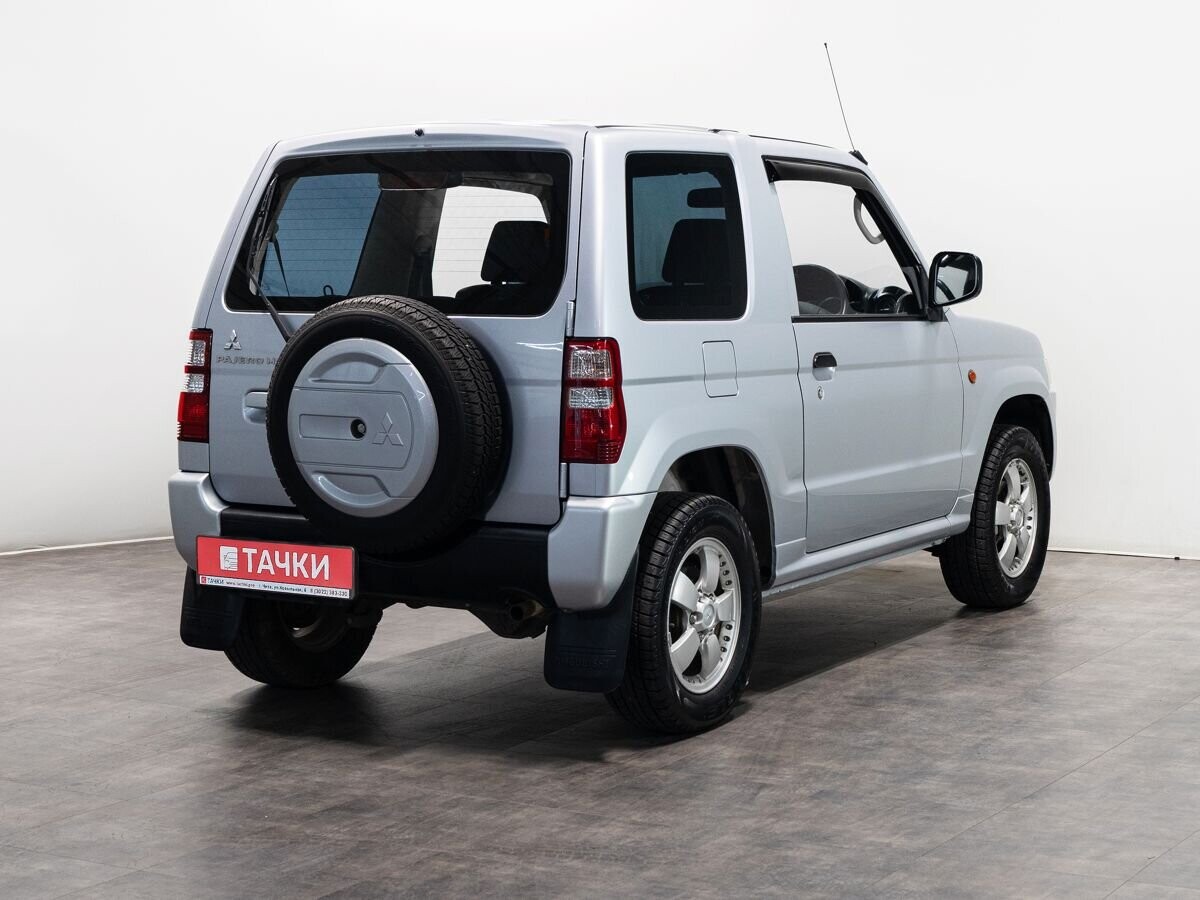 Mitsubishi Pajero Mini 2010 - фото автомобиля