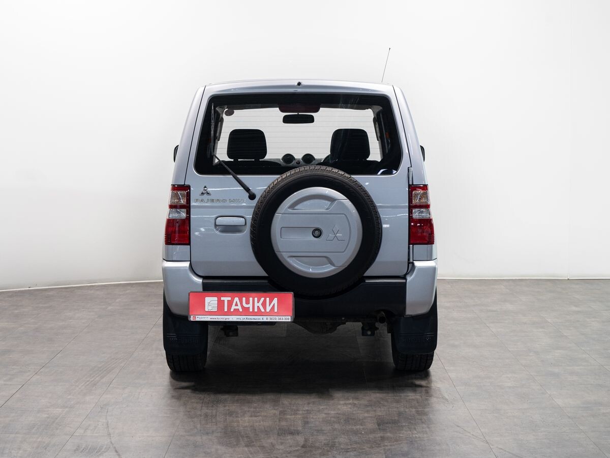 Mitsubishi Pajero Mini 2010 - фото автомобиля