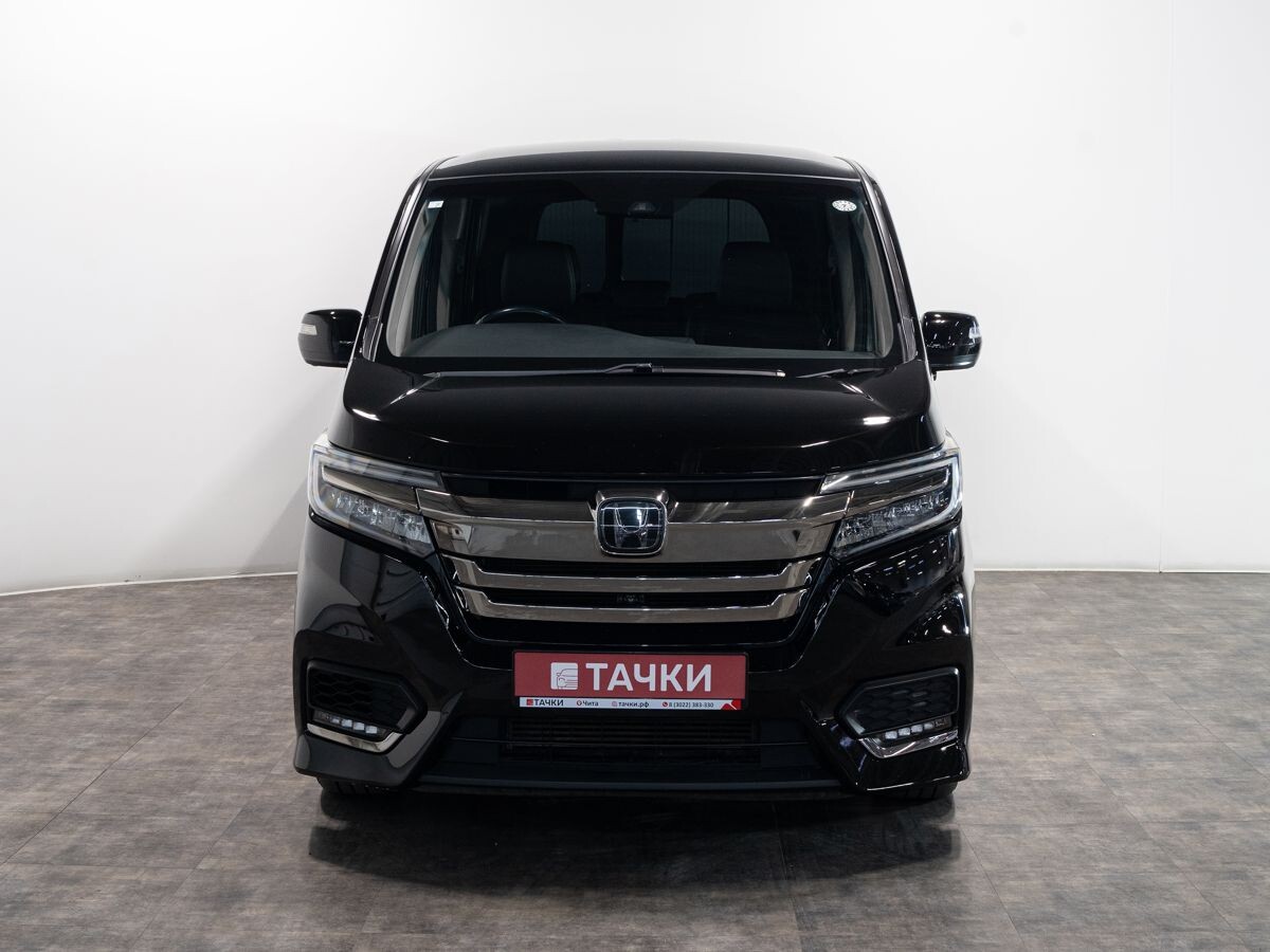 Honda Stepwgn 2018 - фото автомобиля
