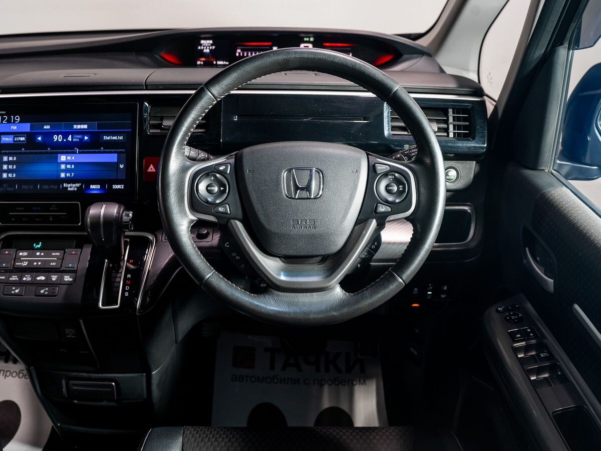 Honda Stepwgn 2018 - фото автомобиля