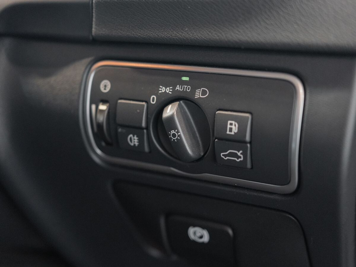 Volvo V60 2015 - фото автомобиля