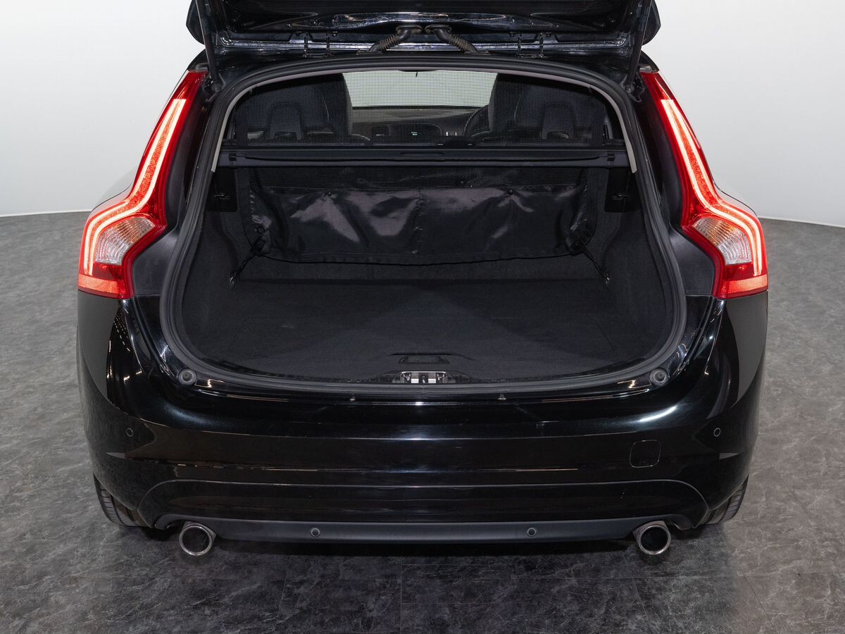 Volvo V60 2015 - фото автомобиля
