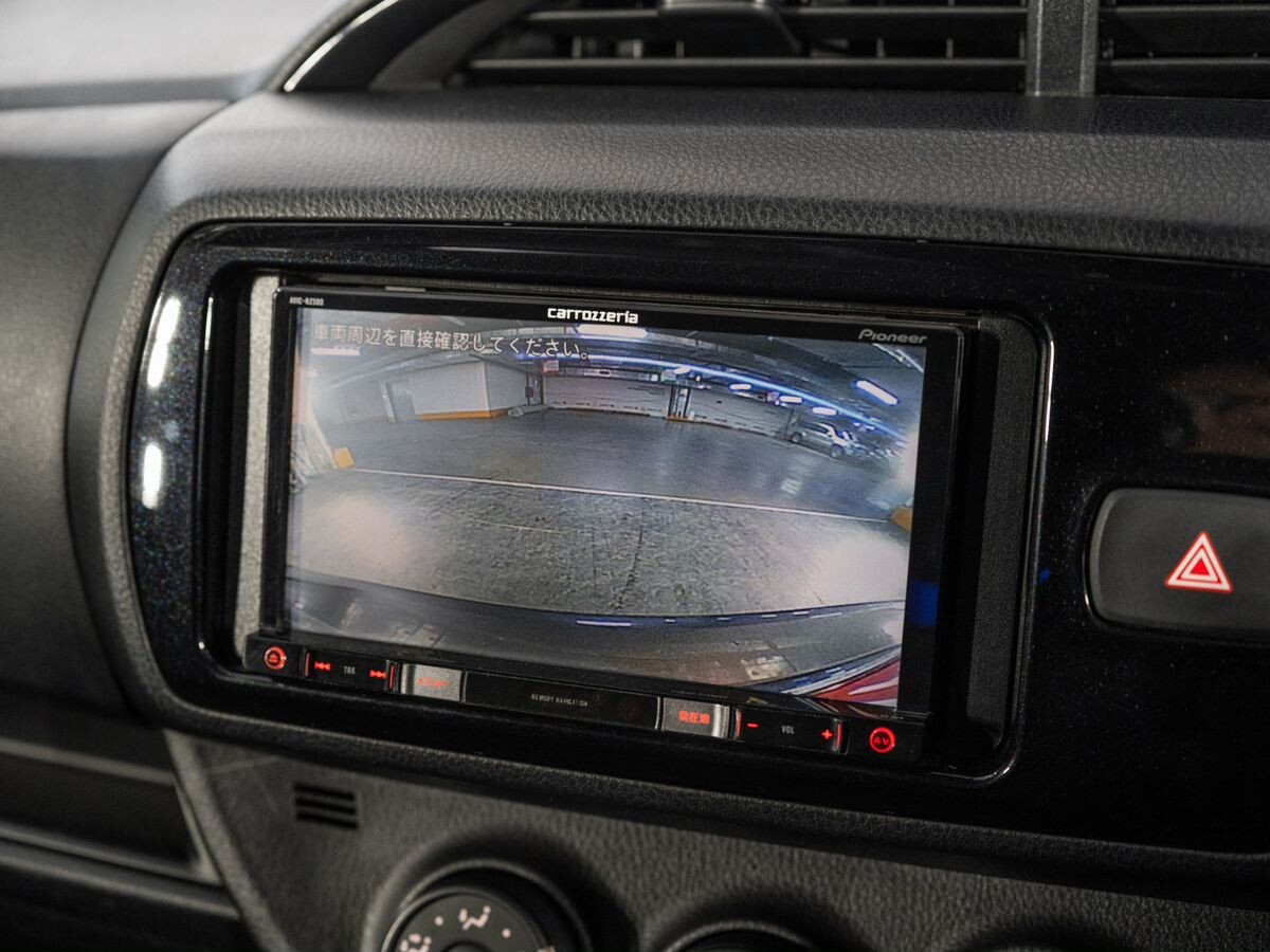 Toyota Vitz 2017 - фото автомобиля
