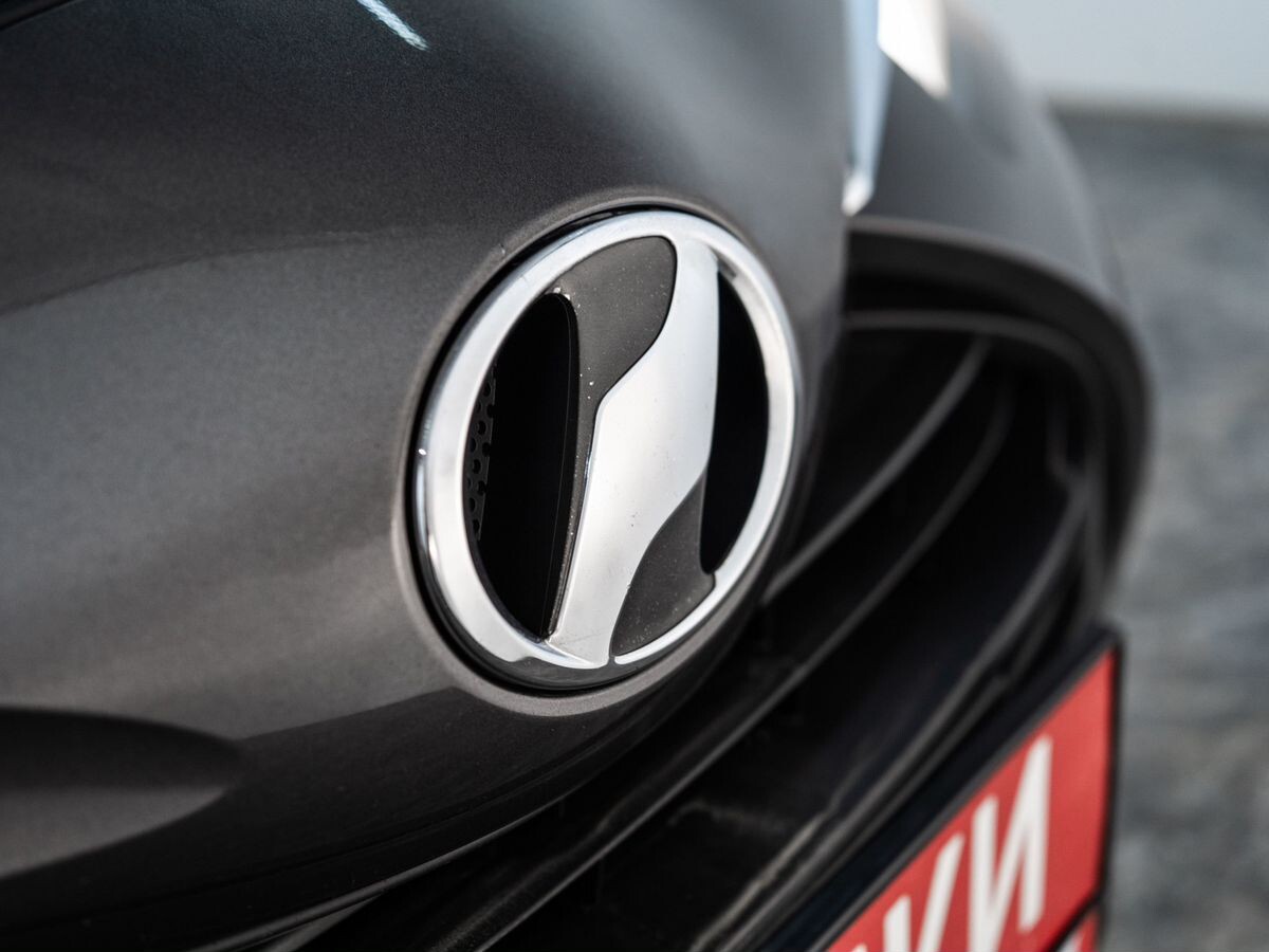 Toyota Vitz 2017 - фото автомобиля