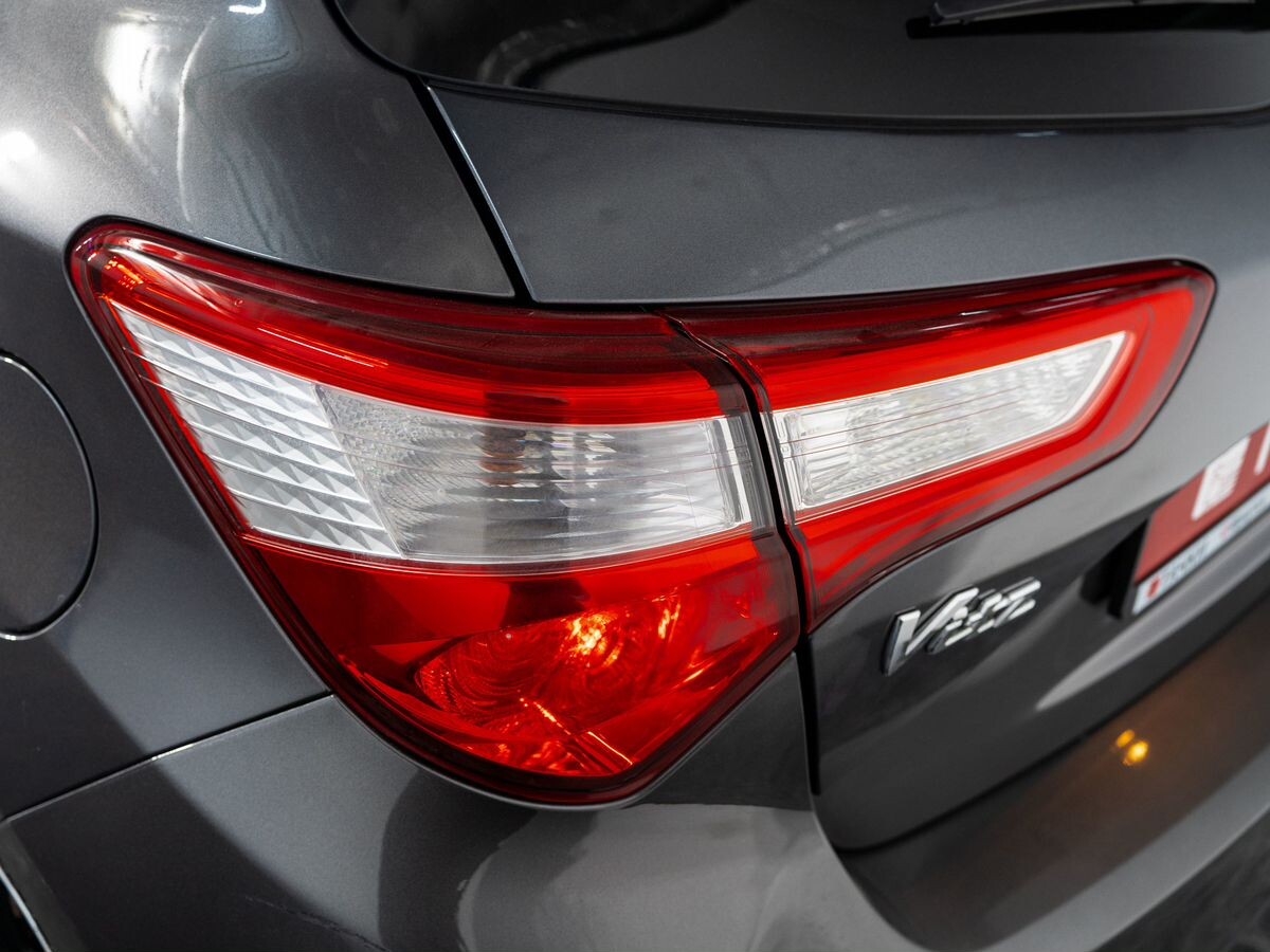 Toyota Vitz 2017 - фото автомобиля