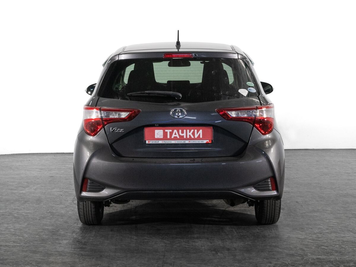 Toyota Vitz 2017 - фото автомобиля
