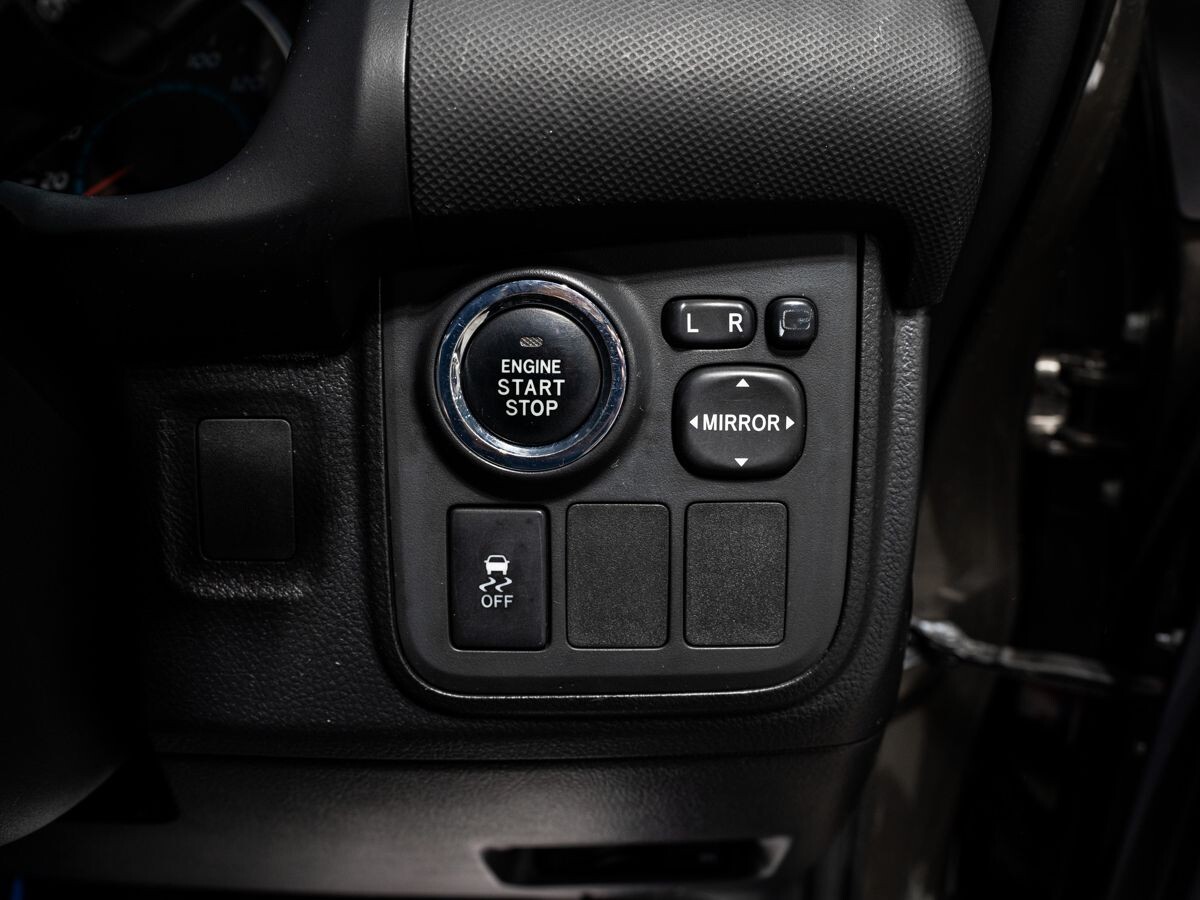 Toyota Wish 2009 - фото автомобиля