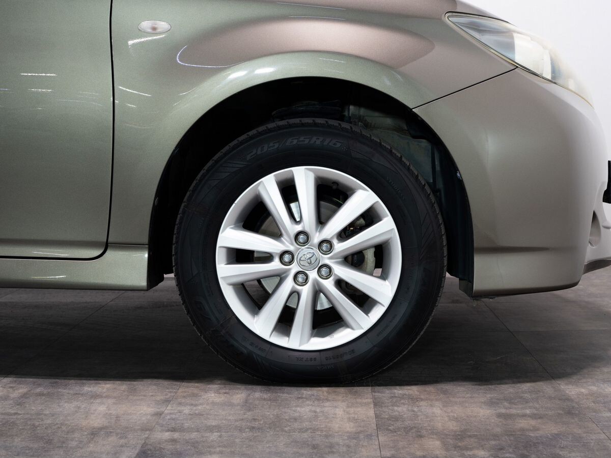 Toyota Wish 2009 - фото автомобиля
