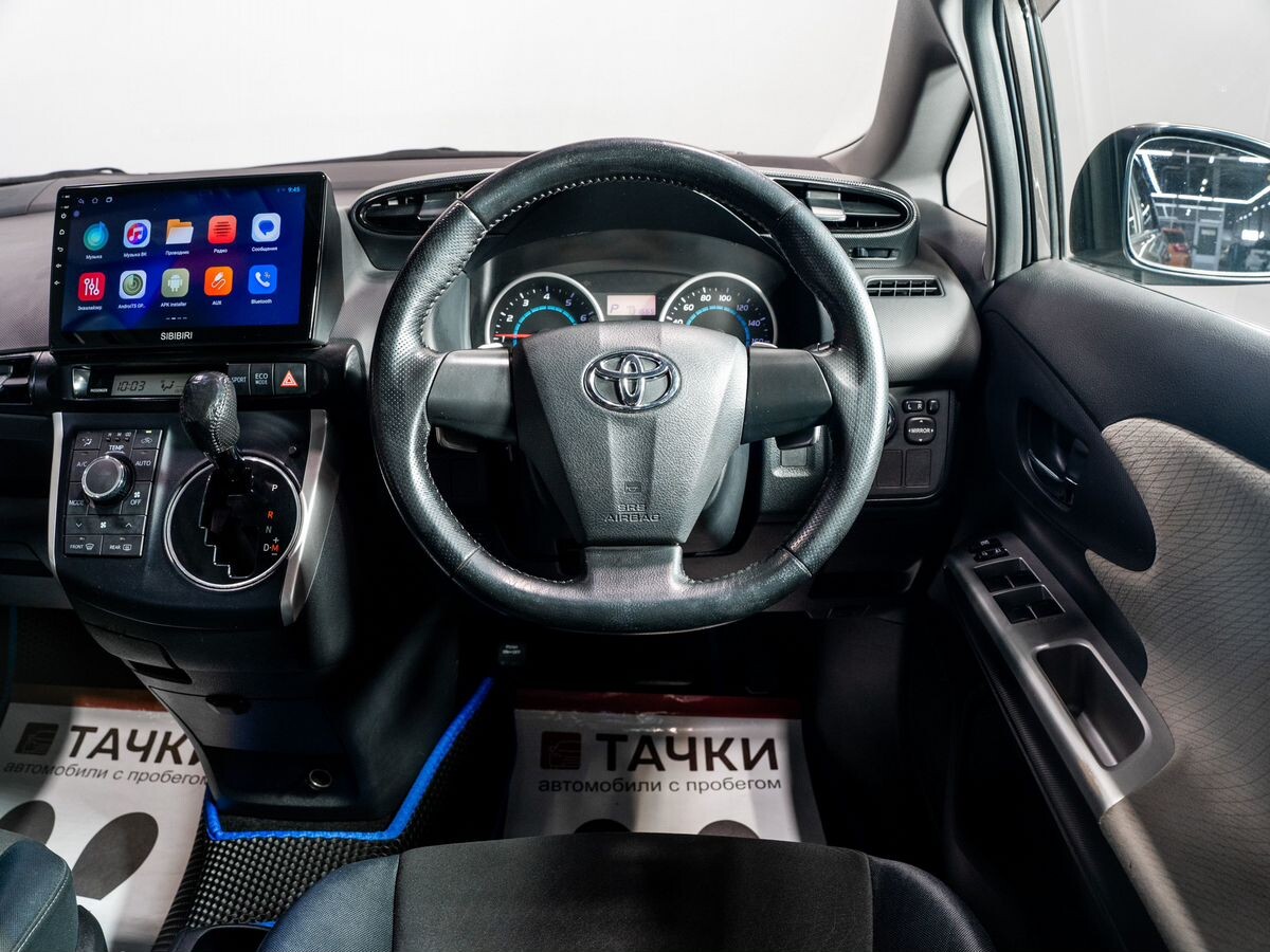 Toyota Wish 2009 - фото автомобиля