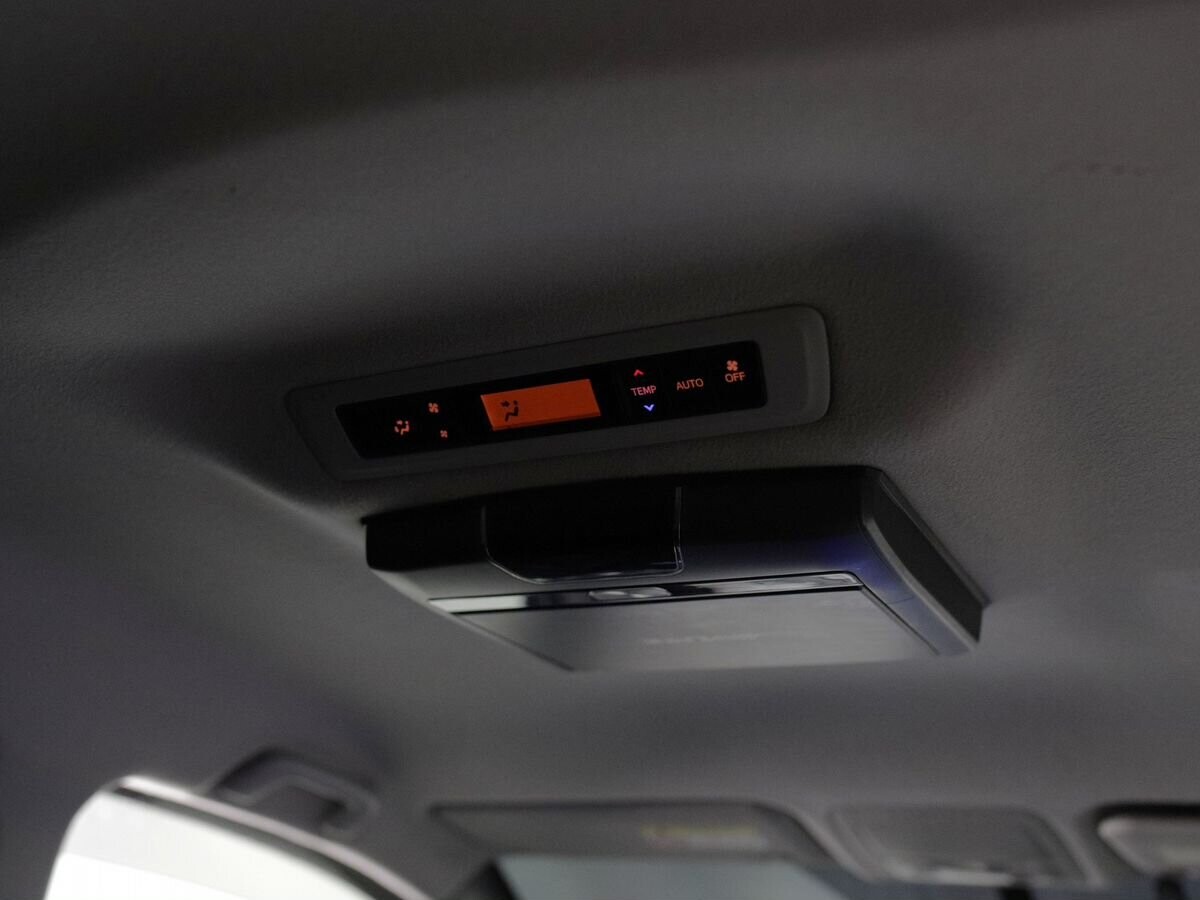 Toyota Voxy 2014 - фото автомобиля