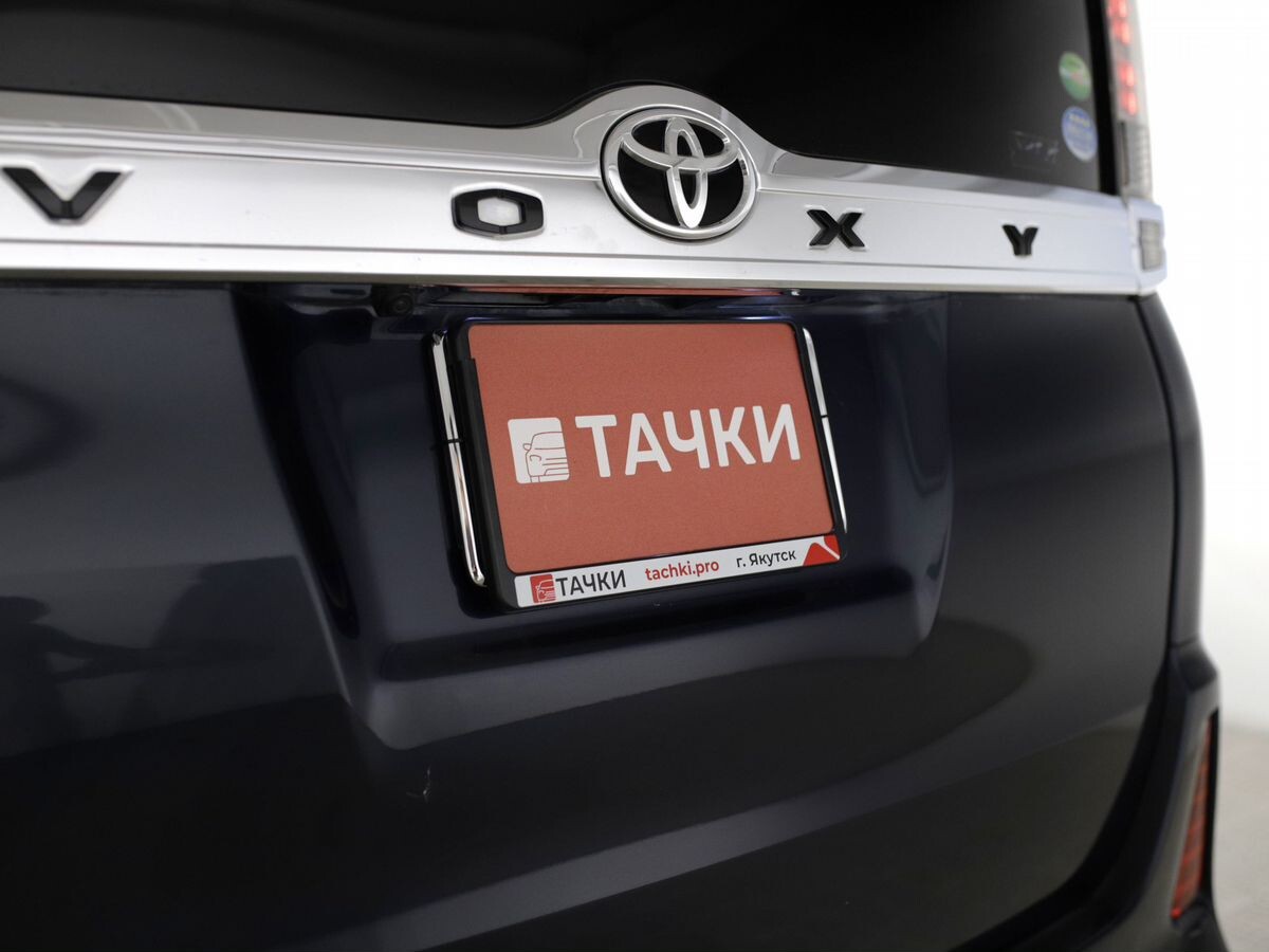 Toyota Voxy 2014 - фото автомобиля
