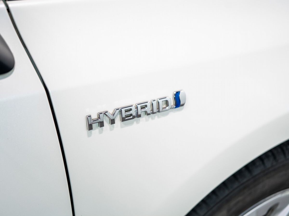 Toyota Prius Alpha 2015 - фото автомобиля
