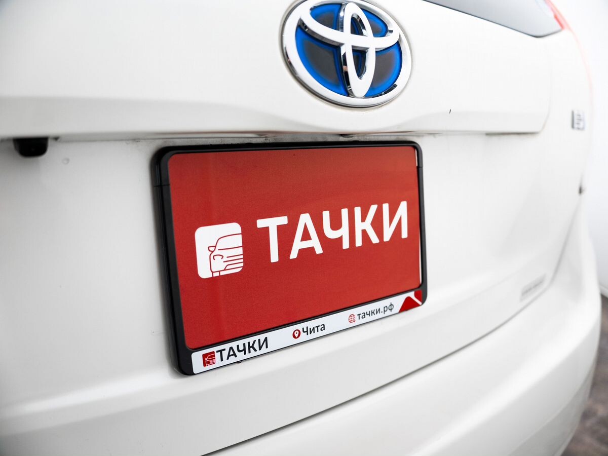 Toyota Prius Alpha 2015 - фото автомобиля