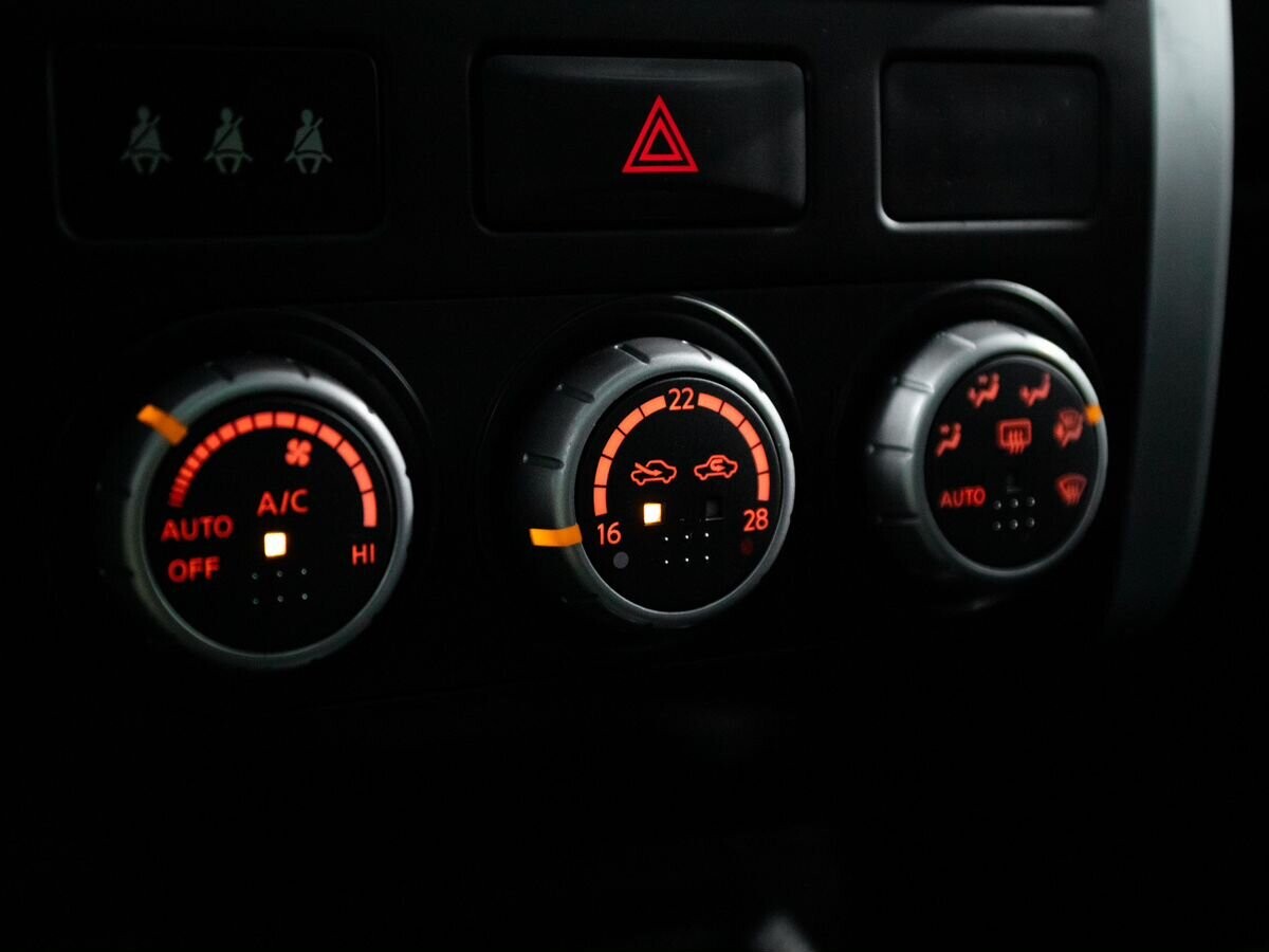 Nissan X-Trail 2012 - фото автомобиля