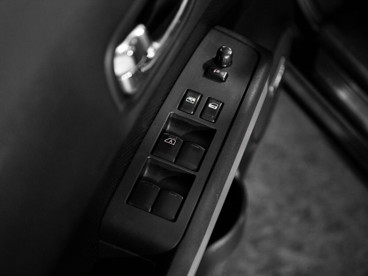 Nissan X-Trail 2012 - фото автомобиля