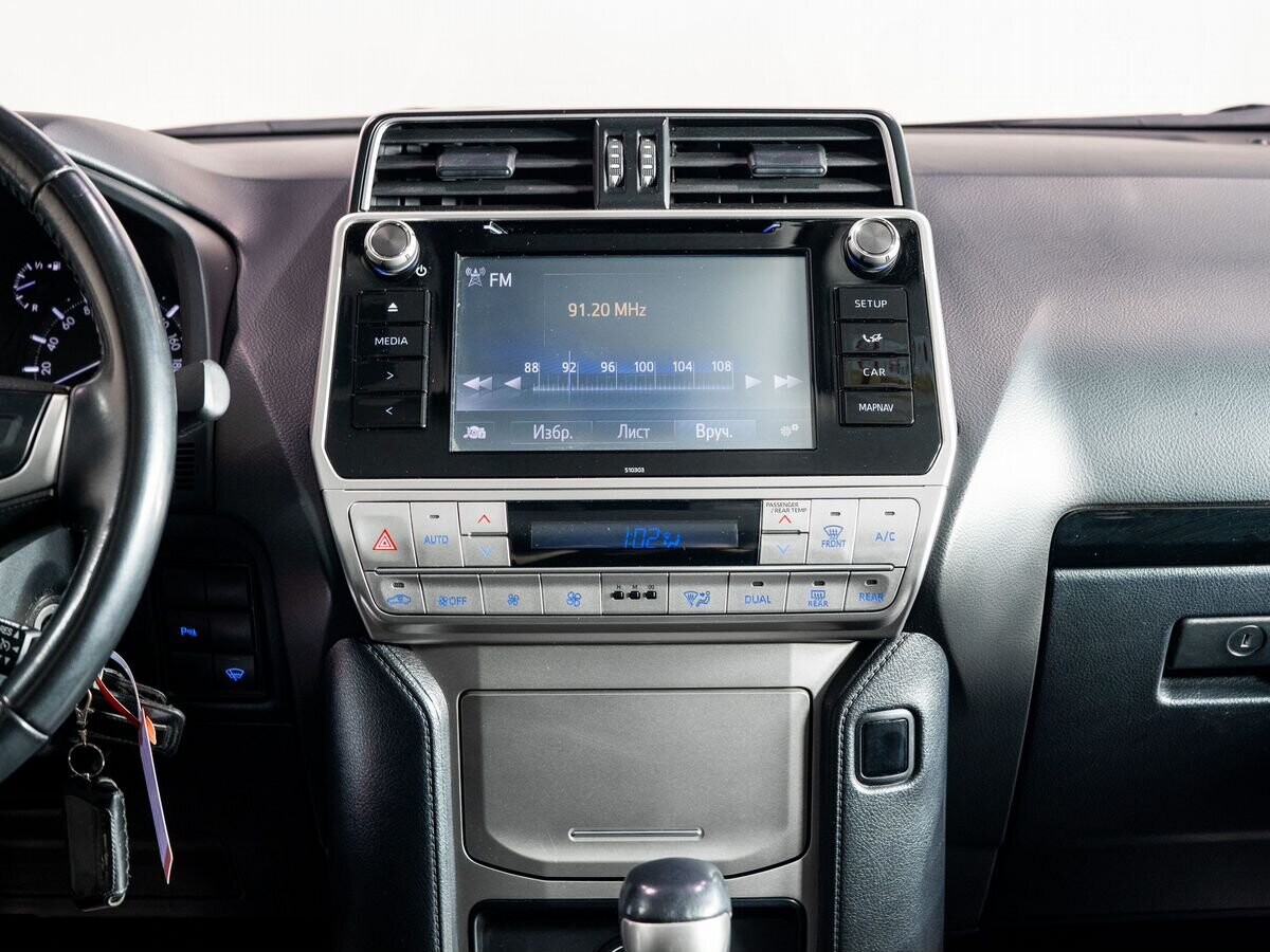 Toyota Land Cruiser Prado 2019 - фото автомобиля