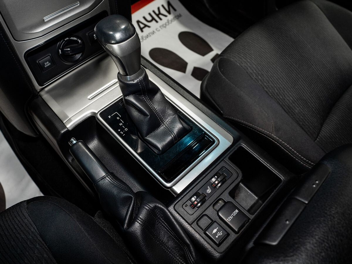 Toyota Land Cruiser Prado 2019 - фото автомобиля