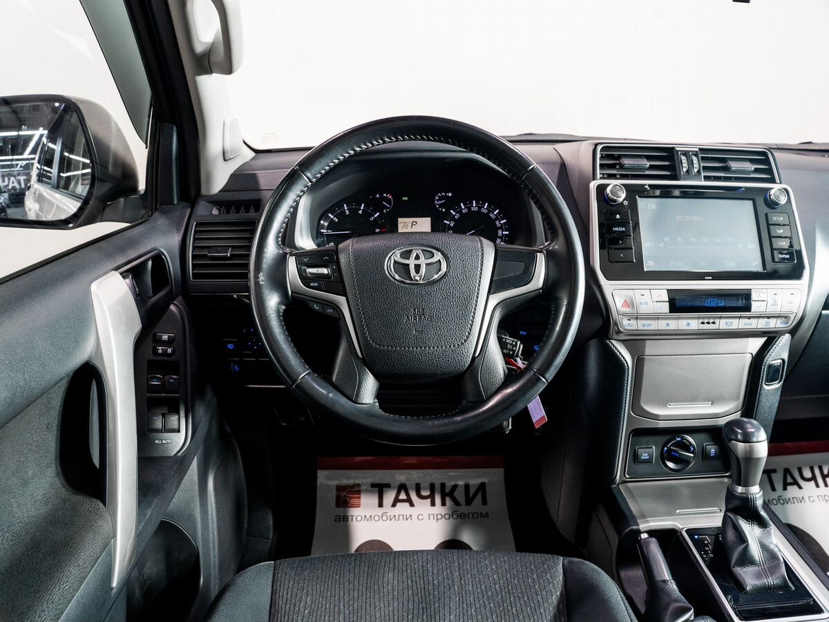 Toyota Land Cruiser Prado 2019 - фото автомобиля
