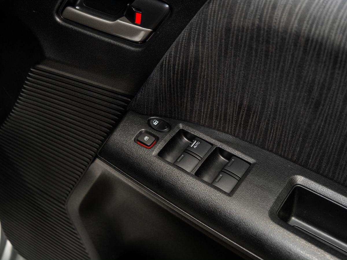 Honda Freed Spike 2013 - фото автомобиля