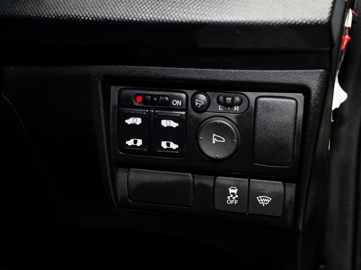 Honda Freed Spike 2013 - фото автомобиля