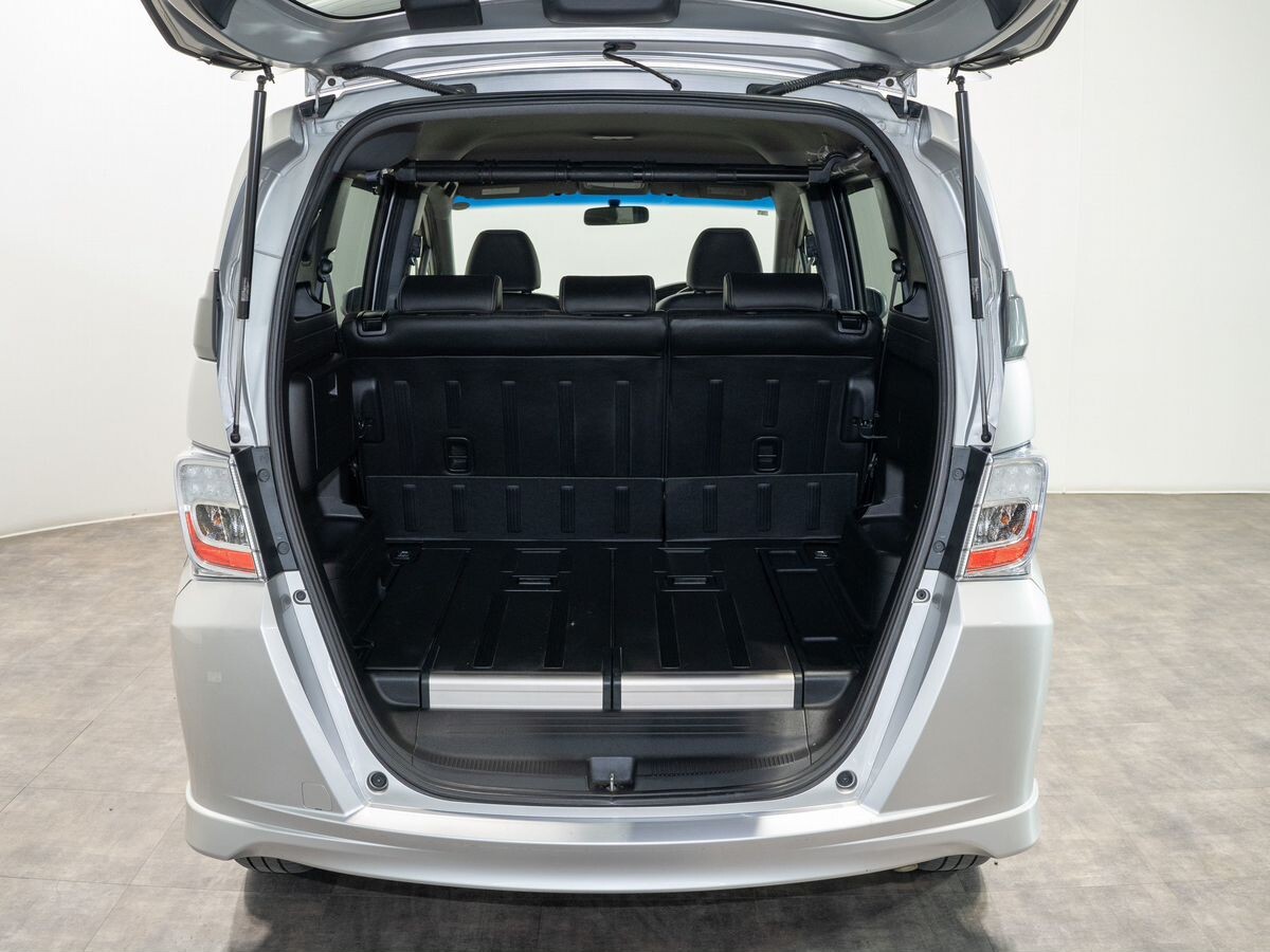 Honda Freed Spike 2013 - фото автомобиля