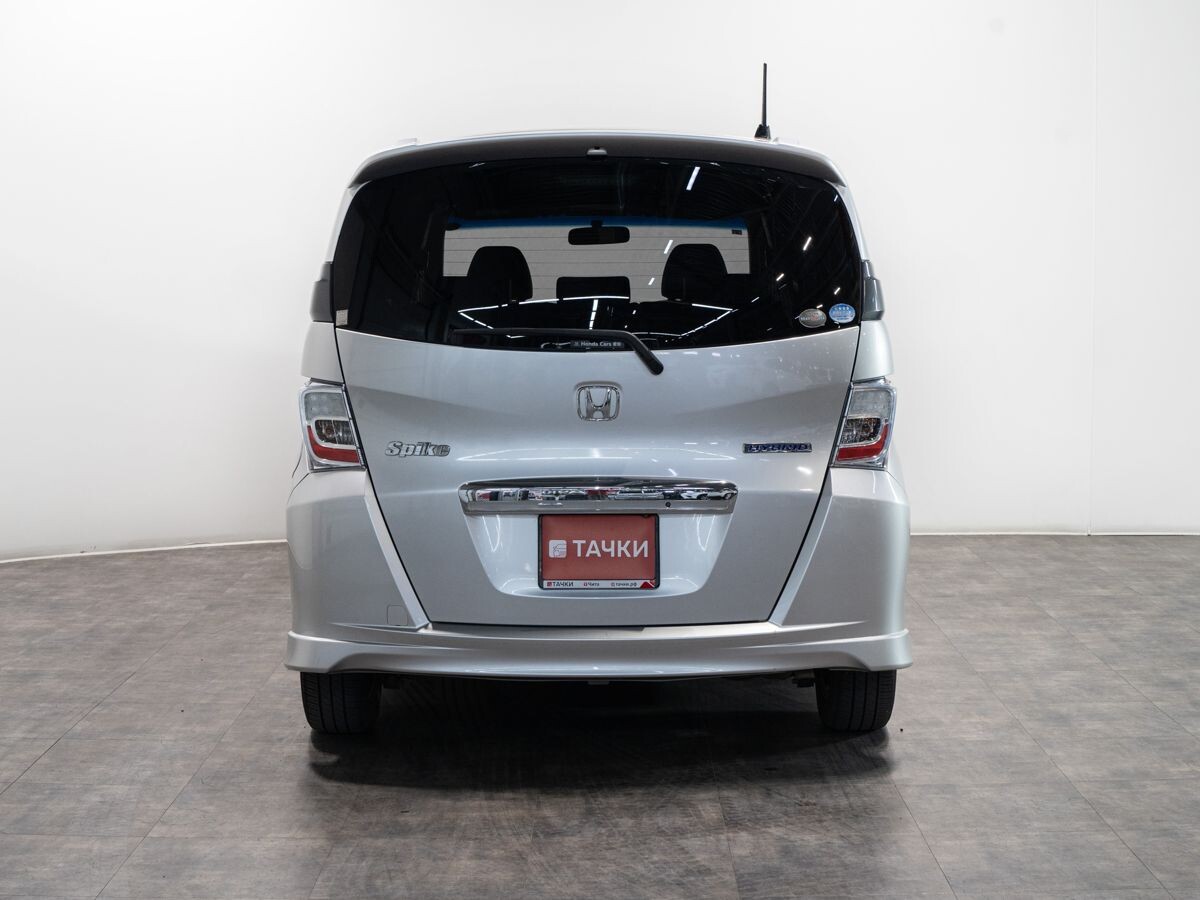 Honda Freed Spike 2013 - фото автомобиля