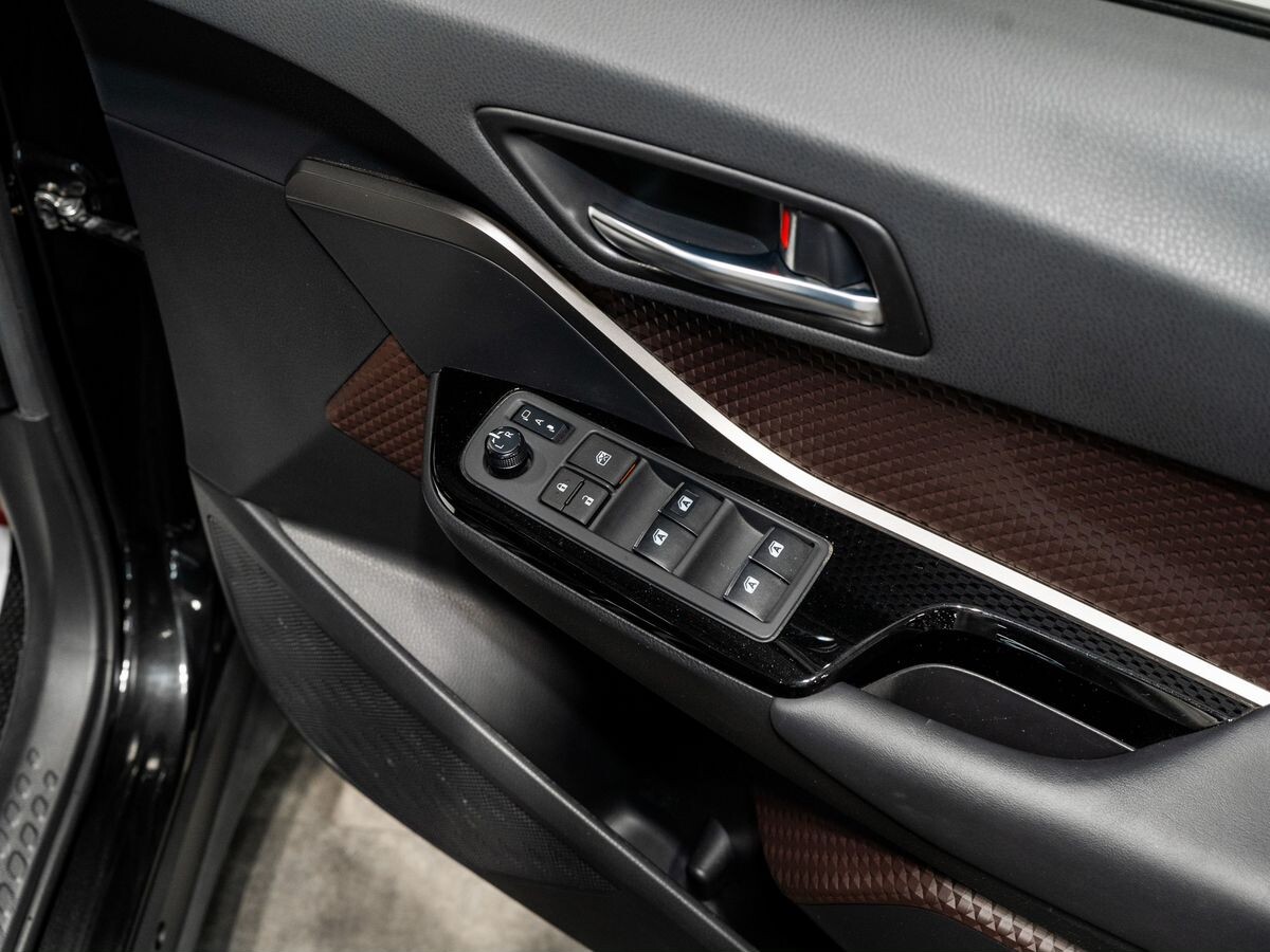 Toyota C-HR 2018 - фото автомобиля