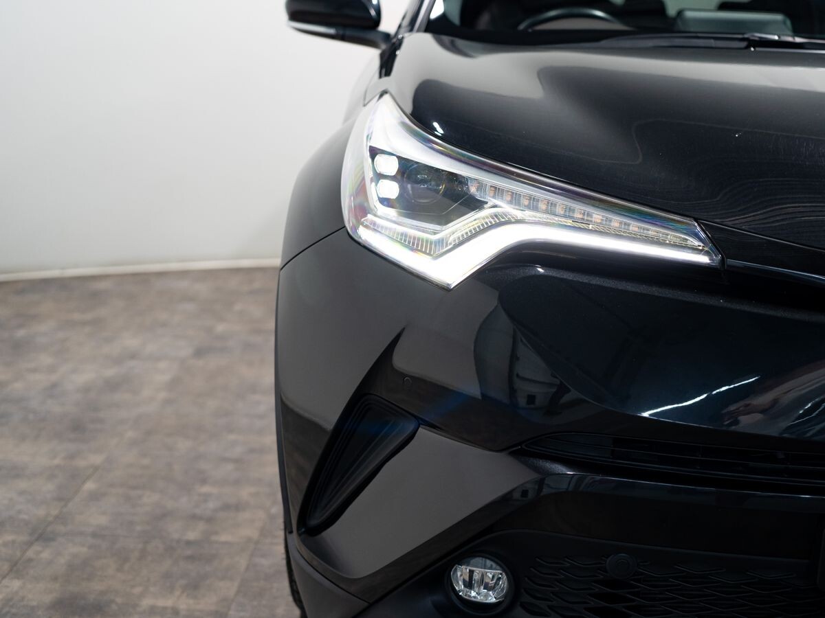 Toyota C-HR 2018 - фото автомобиля
