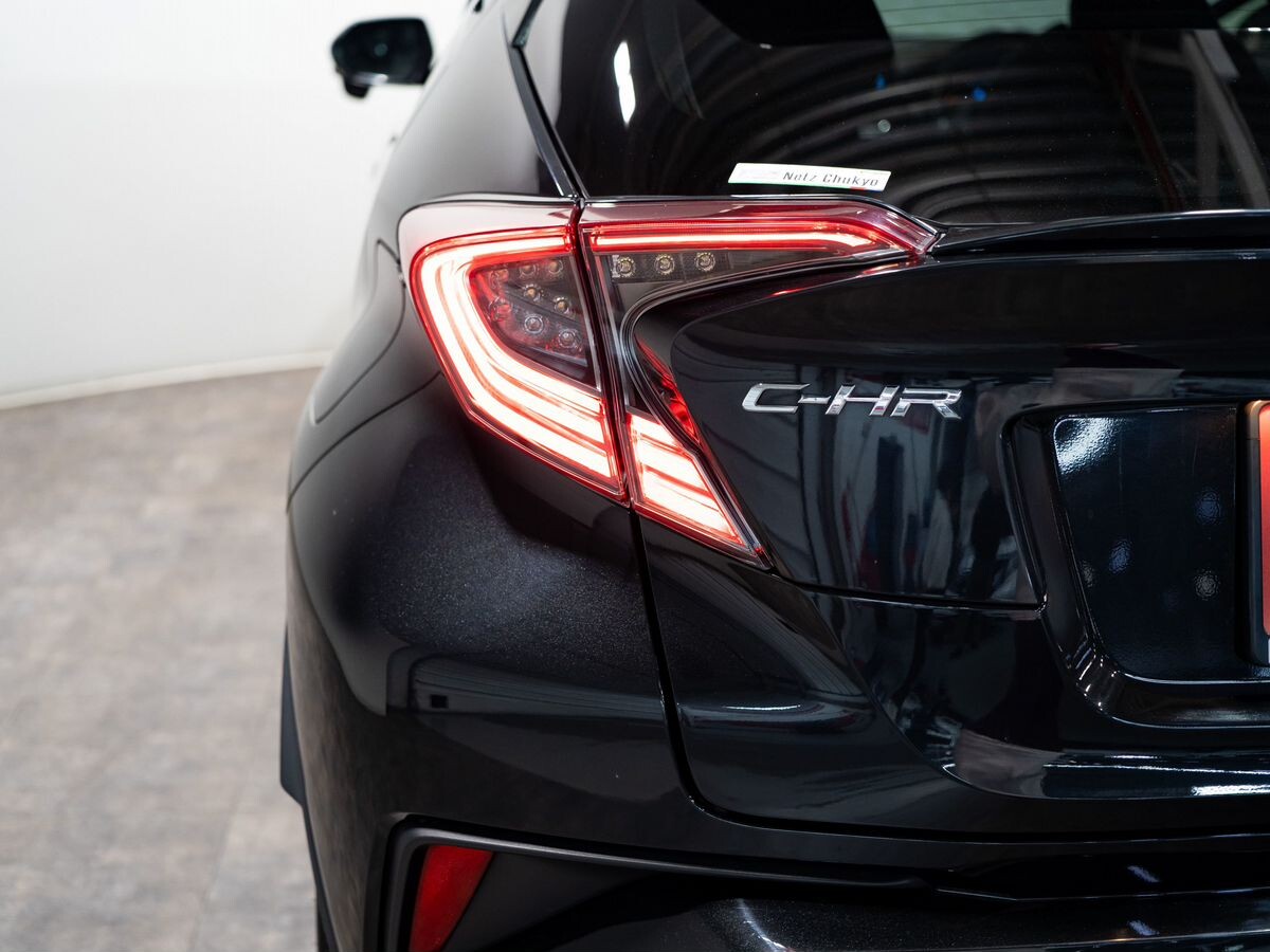 Toyota C-HR 2018 - фото автомобиля