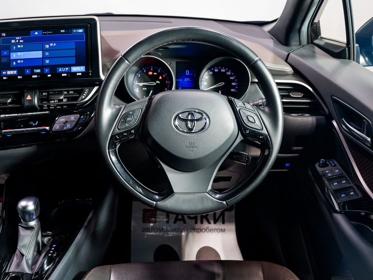 Toyota C-HR 2018 - фото автомобиля