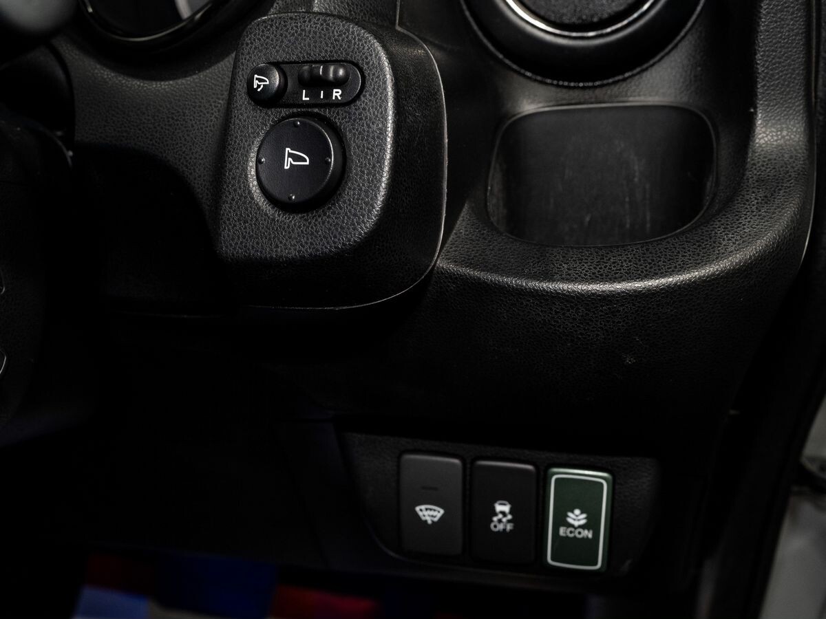 Honda Fit Shuttle 2011 - фото автомобиля